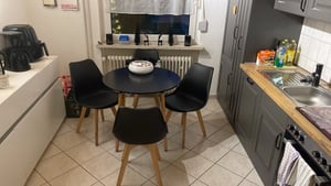 HJ_WeDoo Ensemble de salle à manger Banc d'angle Table de cuisine, montage facile, 2 chaises (blanches) avec table de salle à manger ronde (blanche) 80x80x70cm Photo du client 3
