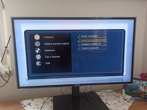 Supporto TV universale Maclean per mobile RTV max 40 kg max VESA 600x400 per TV 32-75" Foto del cliente 1