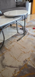 UnboxG salontafel van metaal – woonkamertafel met opbergruimte – tafel voor de woonkamer met twee plateaus – salontafel 46x80x45 cm / 52x52x51 cm – salontafel in wit/goud Klantenfoto 1