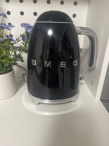Smeg KLF03PGEU 50's Style Elektrischer Wasserkocher, 1.7 l - Pastellgrün Kunden-Foto 1