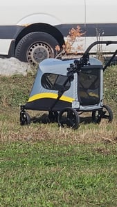 WISFOR 2 w 1 wózek dla psa budka dla psa wózek dla psa składany do 42 kg wózek dla zwierząt z siatkowymi okienkami regulowana rączka wózek dla kota jogger Zdjęcie produktu od klienta nr 4