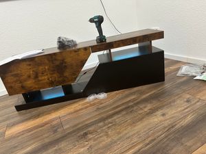 TV Lowboard 140 cm mit Stauraum und RGB Beleuchtung, TV Schrank für Fernseher bis 65 Zoll, modernes TV Board Wohnzimmer Holzoptik Kunden-Foto 2