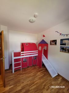 Homestyle4u Hochbett 90x200 Set mit Matratze ® Standard 100 Turm Tunnel Rutsche Vorhang Rosa Pink Mädchen Kinderbett Weiß Holz Kiefer Massiv Lattenrost Spielbett Kunden-Foto 2