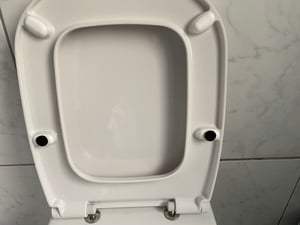 WC Sitz - Toilettensitz - für Roca Debba - 36,5 X 44,5 Cm - Antibakteriell - Selbstschließend - Abnehmbar - Toilettendeckel Kunden-Foto 2
