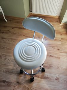 FCH Drehhocker Mit Rückenlehne Rollhocker höhenverstellbar Arbeitshocker Drehstuhl , Weiß Kunden-Foto 5