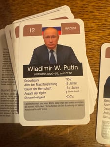 Quartetto Tiranni & Despoti 2 - Il gioco di carte dei dittatori Foto del cliente 2