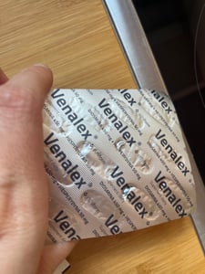 Venalex - Diosmina 450 mg + Esperidina 50 mg 60 capsule per 30 giorni Foto del cliente 2