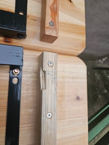 tectake Bierzeltgarnitur klappbar mit Schirmhalterung - pulverbeschichteter Stahl - wasserabweisende Holzoberflächen - Braun Kunden-Foto 5