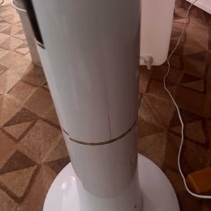JUNG TVE24 Ventilateur de tour 120cm - Silencieux, économie d'énergie (A+), 45W, avec télécommande & écran LED, oscillation 75°, sécurité enfants - Refroidisseur de pièce Photo du client 2