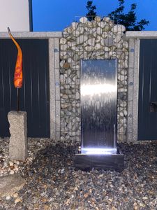 KÖHKO® Wasserwand ca. 97 CM aus gebürstetem Edelstahl Wasserspiel mit LED-Beleuchtung für Garten, die Terrasse und Wohnzimmer Kunden-Foto 1