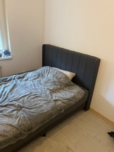 Yaheetech Polsterbett Bettrahmen Gepolstertes Bettgestell Stabiles Doppelbett Familienbett für Schlafzimmer Gästezimmer, 140 x 200 cm, Beige Kunden-Foto 1