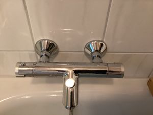 SCHÜTTE Badewannenarmatur LONDON, Wannenarmatur Thermostat, Mischbatterie Badewanne, Chrom Kunden-Foto 1