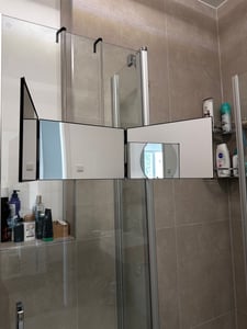 Specchio cosmetico AIORBER, con gancio, specchio pieghevole a 360 gradi, specchio pieghevole per il trucco, specchio a tre lati, per la rasatura e il trucco, nero Foto del cliente 2