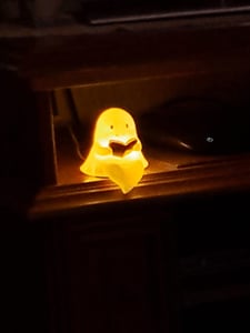 Halloween Geisterstatue Nachtlicht,Niedliche Bücher Geisterleselampe,Halloween-Dekoration,3D-LED-Nachtlicht für Schlafzimmer,Party,Regal (Groß-21cm) Kunden-Foto 16