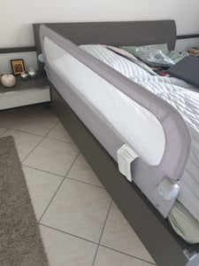 COSTWAY Bettgitter klappbar, Bettschutzgitter mit abnehmbarem Oxford-Bezug, U-förmigem Gestell & Gurt, Kinderschutzgitter, Rausfallschutz, Grau Kunden-Foto 1