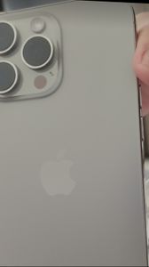 Apple iPhone 16 Pro Max , 17,5 cm (6.9"), 2868 x 1320 Pixel, 512 GB, 48 MP, iOS 18, Sand Kunden-Foto 12