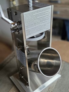 COSTWAY, máquina manual de embutidos de 3 litros, máquina vertical para embutidos, máquina profesional para carne de acero inoxidable con 2 velocidades y 4 boquillas de llenado Foto del cliente 1