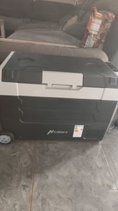 55L Tragbarer Kompressor Kühlbox mit Bluetooth-App, Elektrisch Autokühlbox Dual-Zone (-20°C bis +20°C) Schneidebrett, 12V/24V/230V, Rollen & Trennwand Kunden-Foto 2