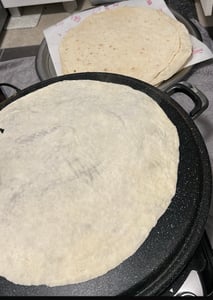 Roland Germany Crepes Maker Fladenbäcker 50cm – Elektrischer Pfannkuchen Yufka Katmer Gerät – 2300W, beschichtet, Temperaturregler, Edelstahl, Kunden-Foto 1