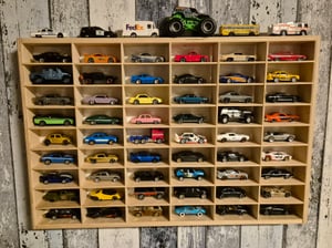 KRUZZEL Sammlervitrine Holz zu 80 Fächen 78,5 x 50 x 4,5 cm - Setzkasten Holz für Ihre Sammlung - Organisation Schaukasten für Autos - Matchbox Regal - Spielzeugauto Sufbewahrung 21997, Größe:54 Fächer Kunden-Foto 1