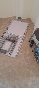 Aga Camping Set – Faltbarer Campingtisch mit 4 Hockern – höhenverstellbar –  kompakt & wetterfest - Aluminium – Koffertisch für 4 Personen - Grün Kunden-Foto 1
