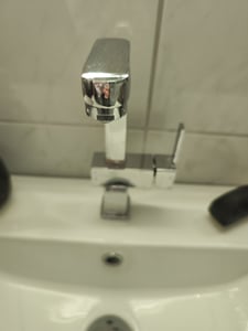 SCHÜTTE Waschtischarmatur SIGNO, Wasserhahn Bad für Aufsatz-Waschbecken, Mischbatterie Waschbecken Chrom Kunden-Foto 1