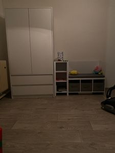 Kinderregal mit Sitzbank 'Høylandet' mit Kissen 76 x 112 x 40 cm Weiß / Grau Kunden-Foto 1