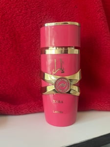 Lattafa Yara Candy, Frauen, 100 ml, Nicht nachfüllbare Flasche, Flüssiges Parfüm, Schwarze Johannisbeere, Orange, Gardenia Klantenfoto 5