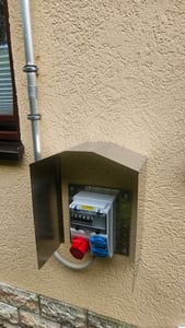 Bettizia – pokrywa ze stali nierdzewnej do stacji ładowania Wallbox wraz z akcesoriami montażowymi, 40 x 20 x 45 cm, osłona do stacji ładowania Wallbox, ochrona przed warunkami atmosferycznymi Zdjęcie produktu od klienta nr 1