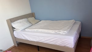 BEALIFE Polsterbett 140x200 cm Kleines Doppelbett mit Wingback-Kopfteil & Lattenrost | Modernes Stoffbett in Dunkelgrau/Beige | AF16 Kunden-Foto 1