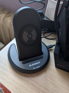 ELEGIANT Qi Wireless Charger – 10W Schnellladegerät mit LED-Anzeige & verstellbarem Winkel, kabellose Ladestation für Android & iPhone Kunden-Foto 1