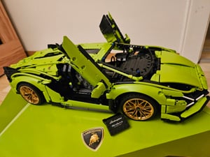 LEGO 42115 Technic Lamborghini Sián FKP 37, Zestaw Klocków dla Dorosłych Fanów Motoryzacji, Model Samochodu Wyścigowego, Pomysł na Prezent Świąteczny dla Chłopaka, dla Mężczyzny i dla Kobiety Zdjęcie produktu od klienta nr 1