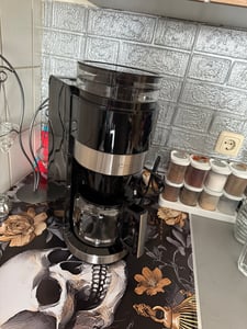 Barista Filterkaffeemaschine Grind mit Mahlwerk, LED-Touchdisplay & Timer - 900W Kunden-Foto 2