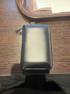 Auto Keyless Go Schutz Auto Schlüsseletuis Signal Abschirmung Box Anti Diebstahl Leder Box mit Haken und Schlüsselring Kunden-Foto 1