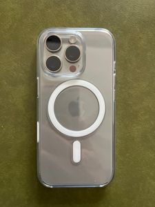 Apple iPhone 16 Pro , 16 cm (6.3"), 2622 x 1206 Pixel, 512 GB, 48 MP, iOS 18, Schwarz Kunden-Foto 11
