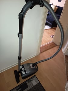 Severin BC 7045, 750 W, Zylinder-Vakuum, Trocken, Staubbeutel, 3 l, HEPA Kunden-Foto 4