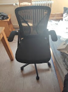 Bürostuhl ergonomisch mit Mesh-Rückenlehne, 90° klappbare Armlehnen, höhenverstellbar, Computerstuhl für Home Office und Büro, bis 150 kg Kunden-Foto 3