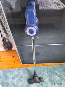 CLEANmaxx 13769, Trocken, EPA, Zyklonal, HEPA 11, Beutellos, Anthrazit, Blau Kunden-Foto 1