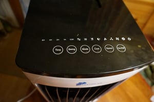Lifetime Air Mini Air Cooler - Klimaanlage Mobil ohne Abluftschlauch Ventilator mit Wasserkühlung - Luftbefeuchter Lüfter 3 Stufen mit 2 Kühlelementen - 16 x 16 x 16,5 cm Kunden-Foto 7