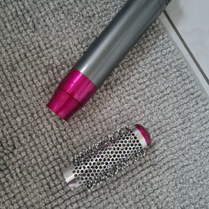 2er Set 5 in 1 Haarstyler, 1000W Lockenbürste und Hitzegeschützte Kosmetiktasche - DYMEPACK Kunden-Foto 2