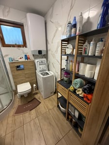 Étagère de salle de bain « Anun » 128 x 30 x 30 cm Étagère sur pied avec 4 compartiments ouverts Bambou naturel Photo du client 1
