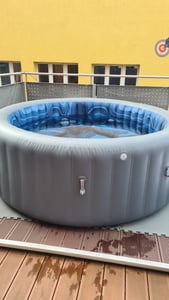 Bestway® LAY-Z-SPA® Energiespar-Whirlpool Maldives HydroJet Pro™ mit App-Steuerung, für 7 Personen 201 x 201 x 80 cm, Mahagoni Kunden-Foto 1