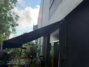 Tenda da sole a morsetto COSTWAY larga 200 cm, tenda da sole per balconi senza foratura con manovella, regolabile in altezza e resistente ai raggi UV, tenda da sole con protezione solare nera Foto del cliente 1