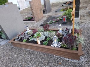 Drewniana ramka nagrobkowa – drewniana ramka na grób – obramowanie nagrobka 190 x 90 x 20 cm – impregnowane drewno sosnowe – kolor orzechowy – odporna na warunki atmosferyczne – łatwy montaż Zdjęcie produktu od klienta nr 1