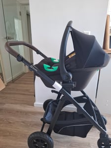 Lionelo Bianka 3in1 Kinderwagen, Autotransporter, Autositz, klappbar, Travel System Rückenlehne verstellbar 360o Räder Polsterung, Verdeck XXL-Schwarz Kunden-Foto 4
