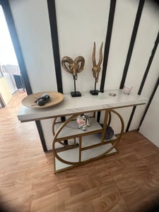 Konzolový stolík Tribesigns, 105 cm, industriálny 4-poschodový rozkladací stolík, predsieňový stolík s okrúhlou základňou, úzky akcentový stolík do predsiene z dreva, antracitovo čierny Fotografia od zákazníka č. 5