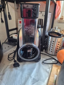 Râpe électrique 5 en 1, coupe-légumes automatique 550 W avec grand bec verseur, 5 lames coniques, râpe multifonction en acier inoxydable Photo du client 3
