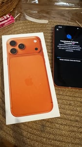 Apple iPhone 17 Pro Max 17,5 cm (6.9") Double SIM iOS 26 5G USB Type-C 256 Go Argent Photo du client 9