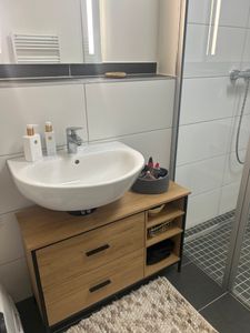 EUGAD Waschbeckenunterschrank, Badezimmerschrank mit 2 Schubladen 3 offenen Fächern Kunden-Foto 1