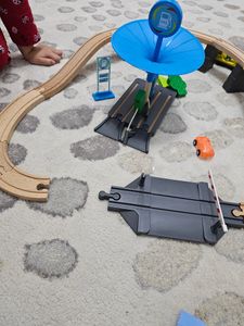 Playtive Eisenbahn-Set Tankstelle 26-tlg. Kinderspielzeug Lokomotive ab 3 Jahren Kunden-Foto 1